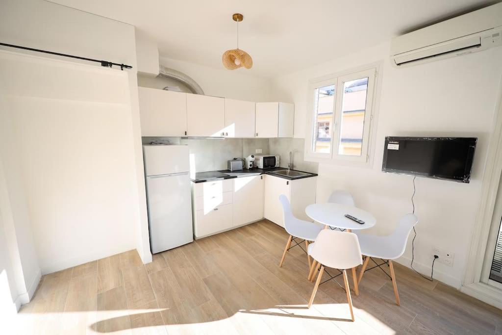 Cosy Pied A Terre Rue Corneille, Coeur Marseille, 4 Pers, 2 Ch Apartment Exterior photo